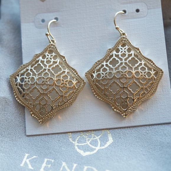 Kendra Scott Jewelry - Kendra Scott Kirsten Filigree Earrings in gold